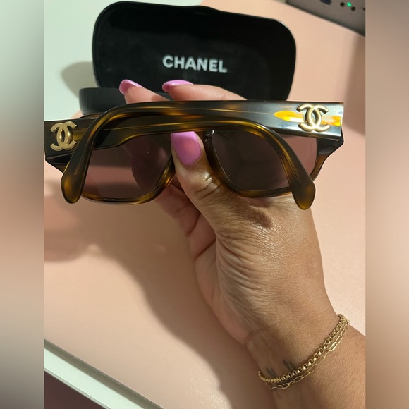 SOLD!!! Chanel Vintage Sunglasses - Picture 5 of 7
